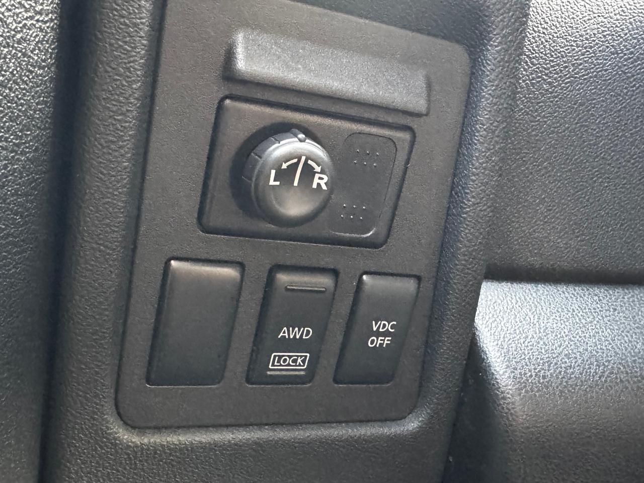 2009 Nissan Rogue S Photo