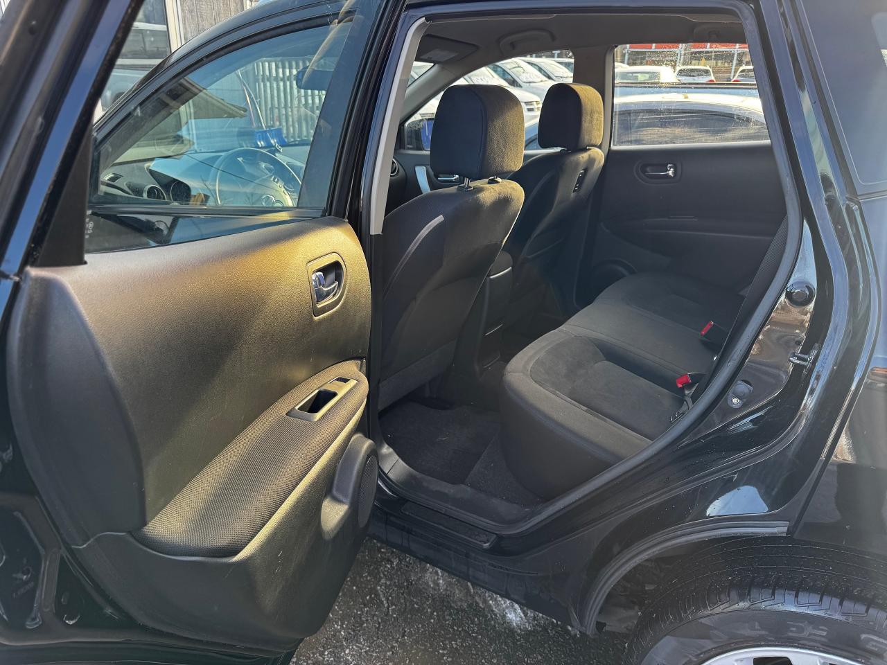 2009 Nissan Rogue S Photo