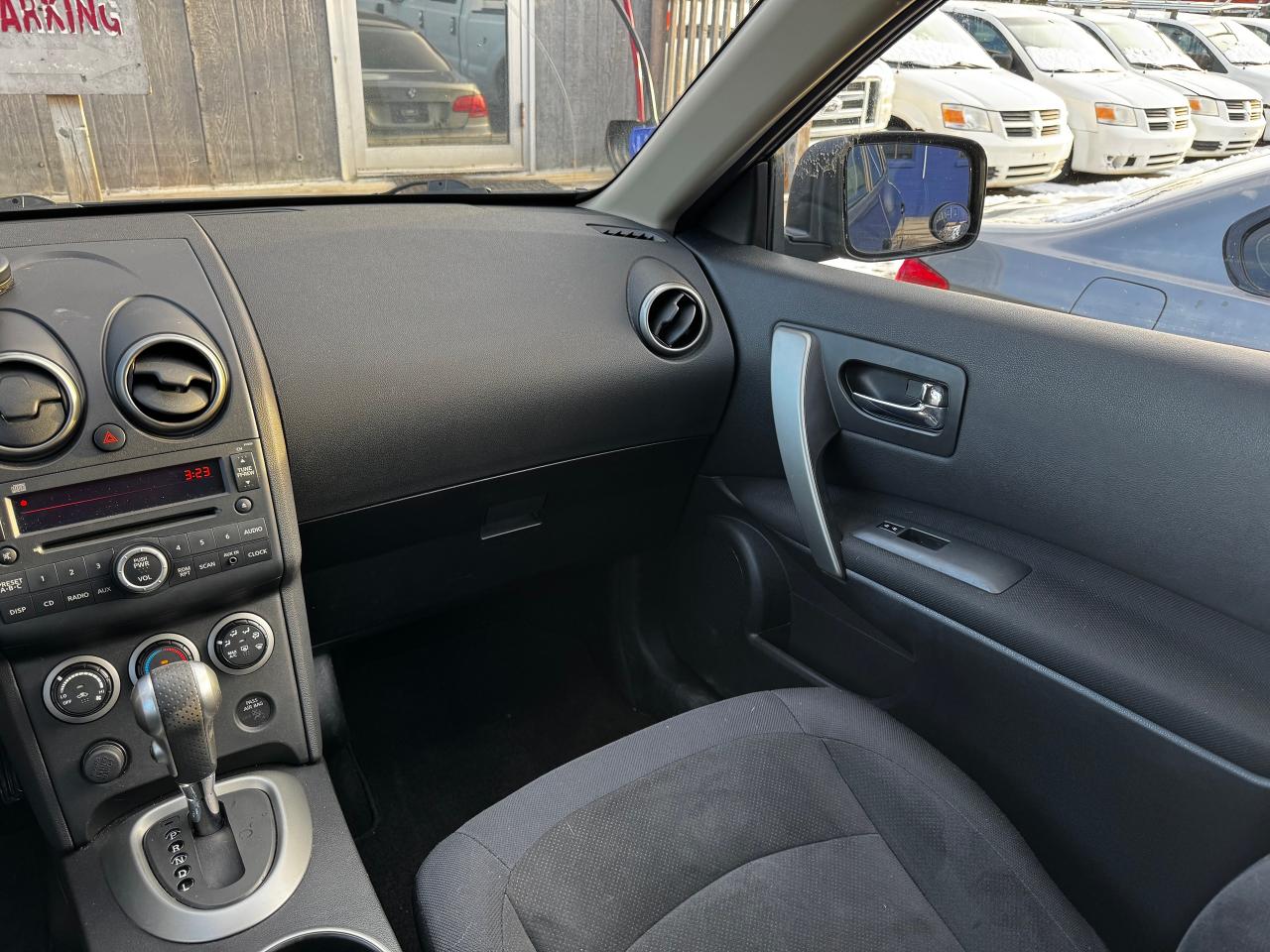 2009 Nissan Rogue S Photo