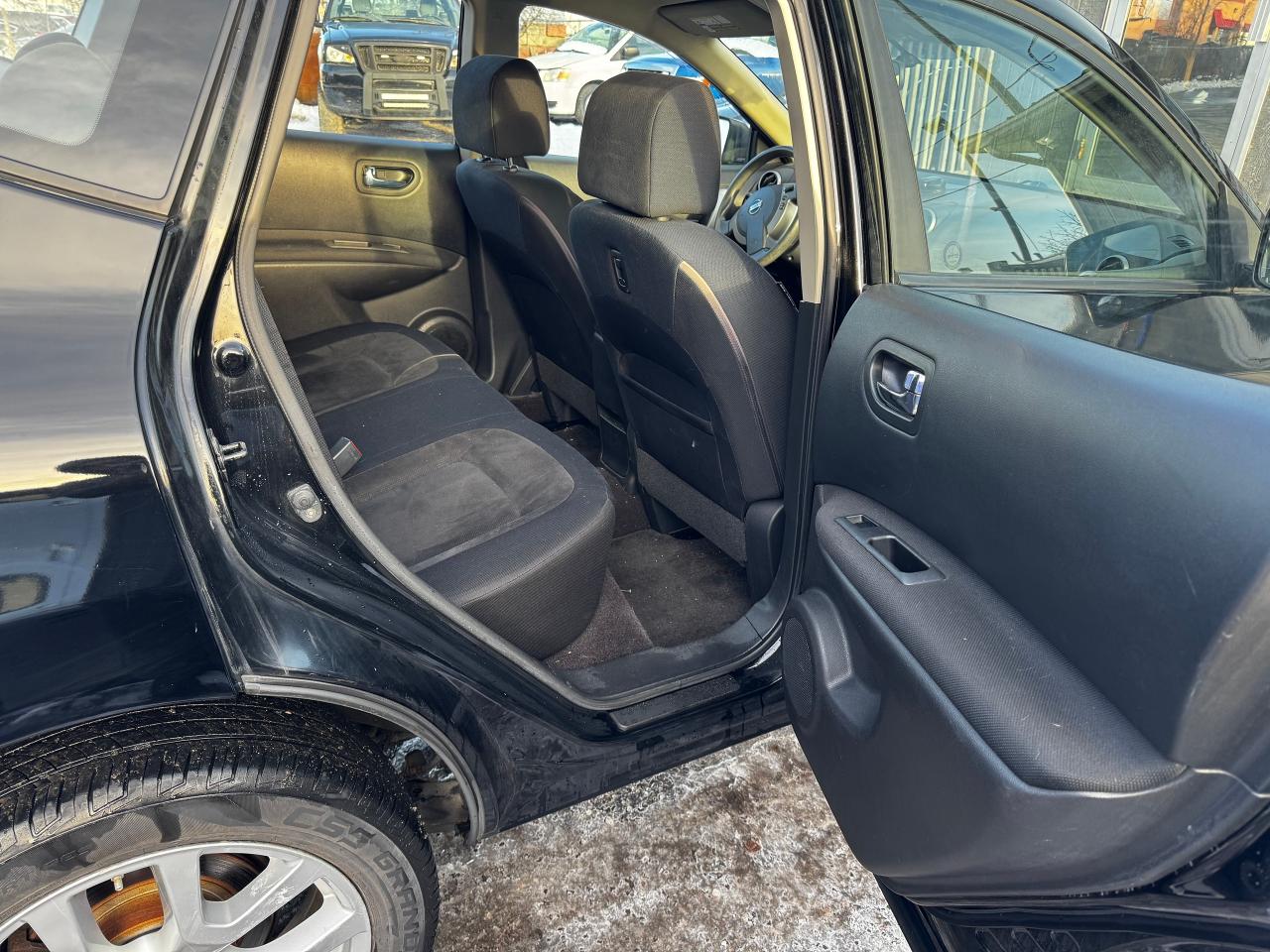 2009 Nissan Rogue S Photo