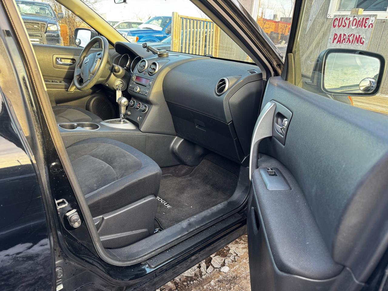 2009 Nissan Rogue S Photo