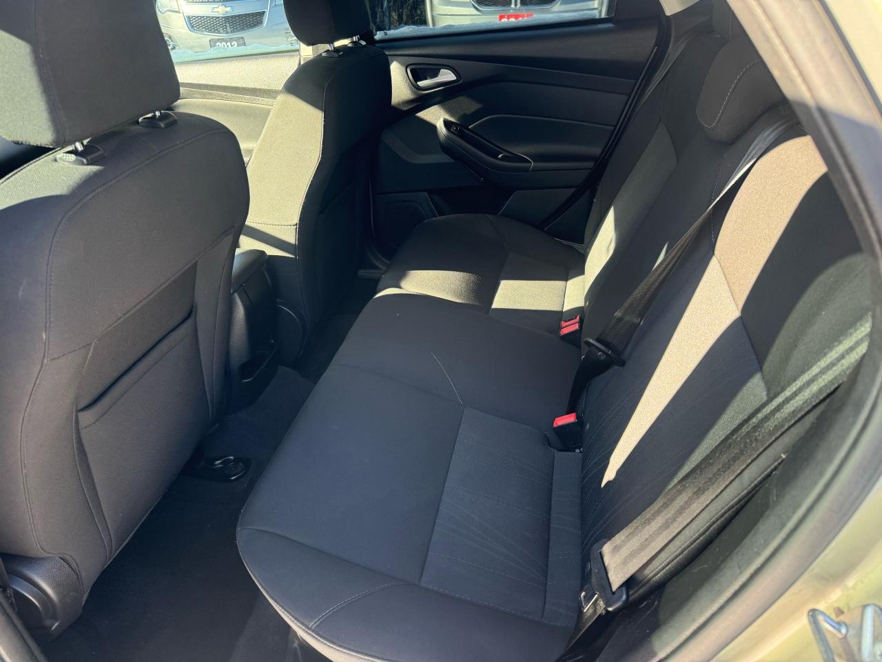 2015 Ford Focus SE - Photo #12