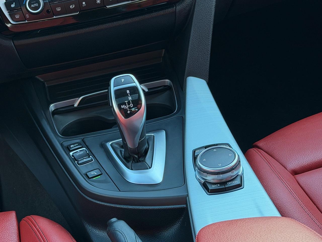 2016 BMW 3 Series 328i xDrive - Photo #10