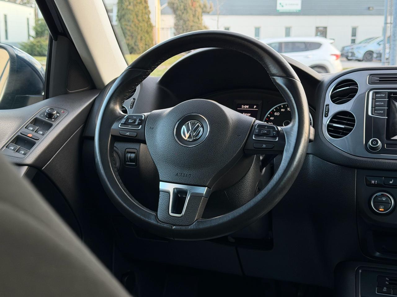 2016 Volkswagen Tiguan Comfortline AWD SUNROOF|BACKUP|HEATED SEATS Photo