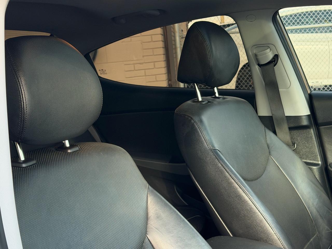 2014 Hyundai Elantra Limited w/Navi, Backup, Sunroof - Photo #12