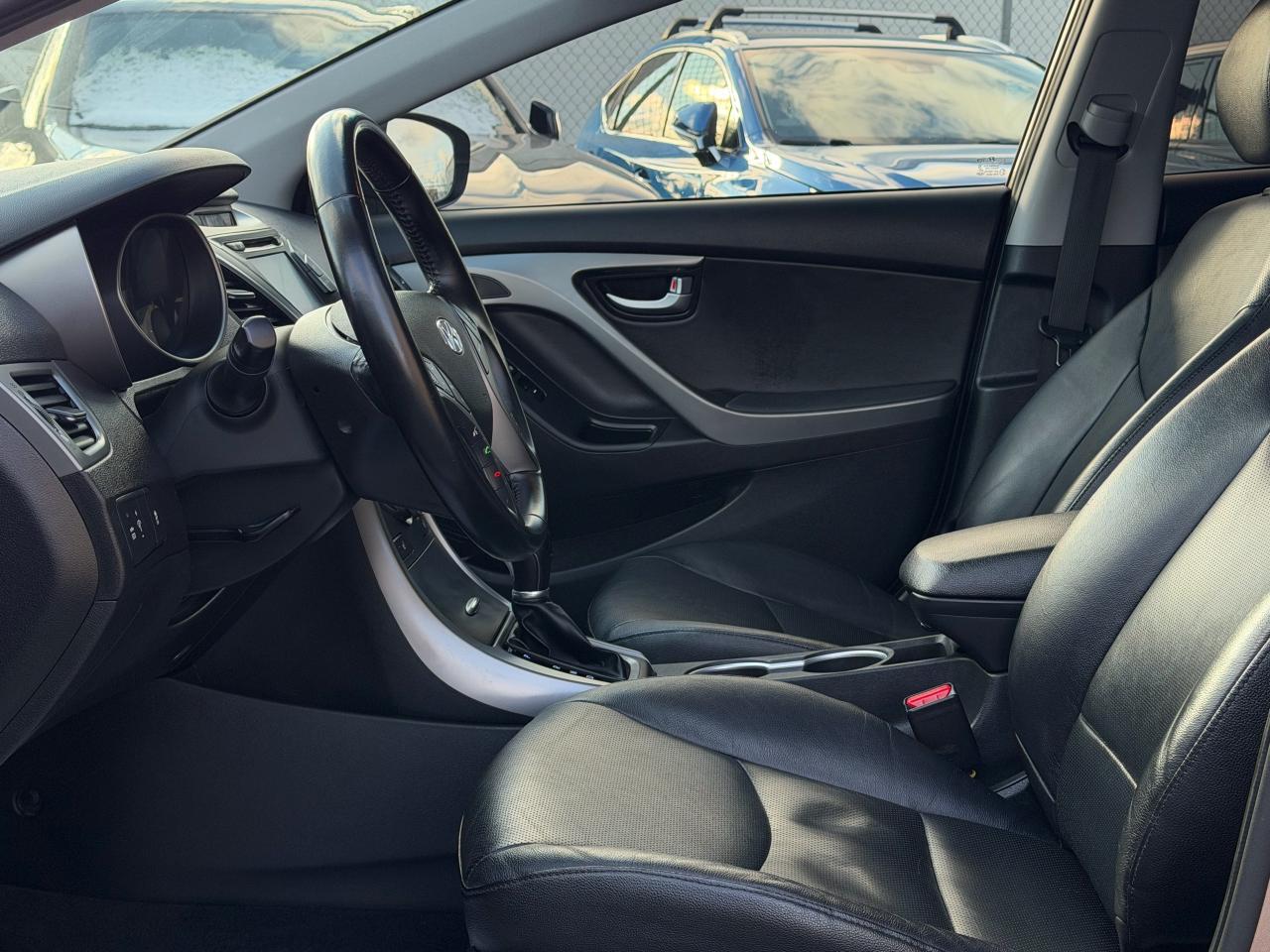 2014 Hyundai Elantra Limited w/Navi, Backup, Sunroof Photo4