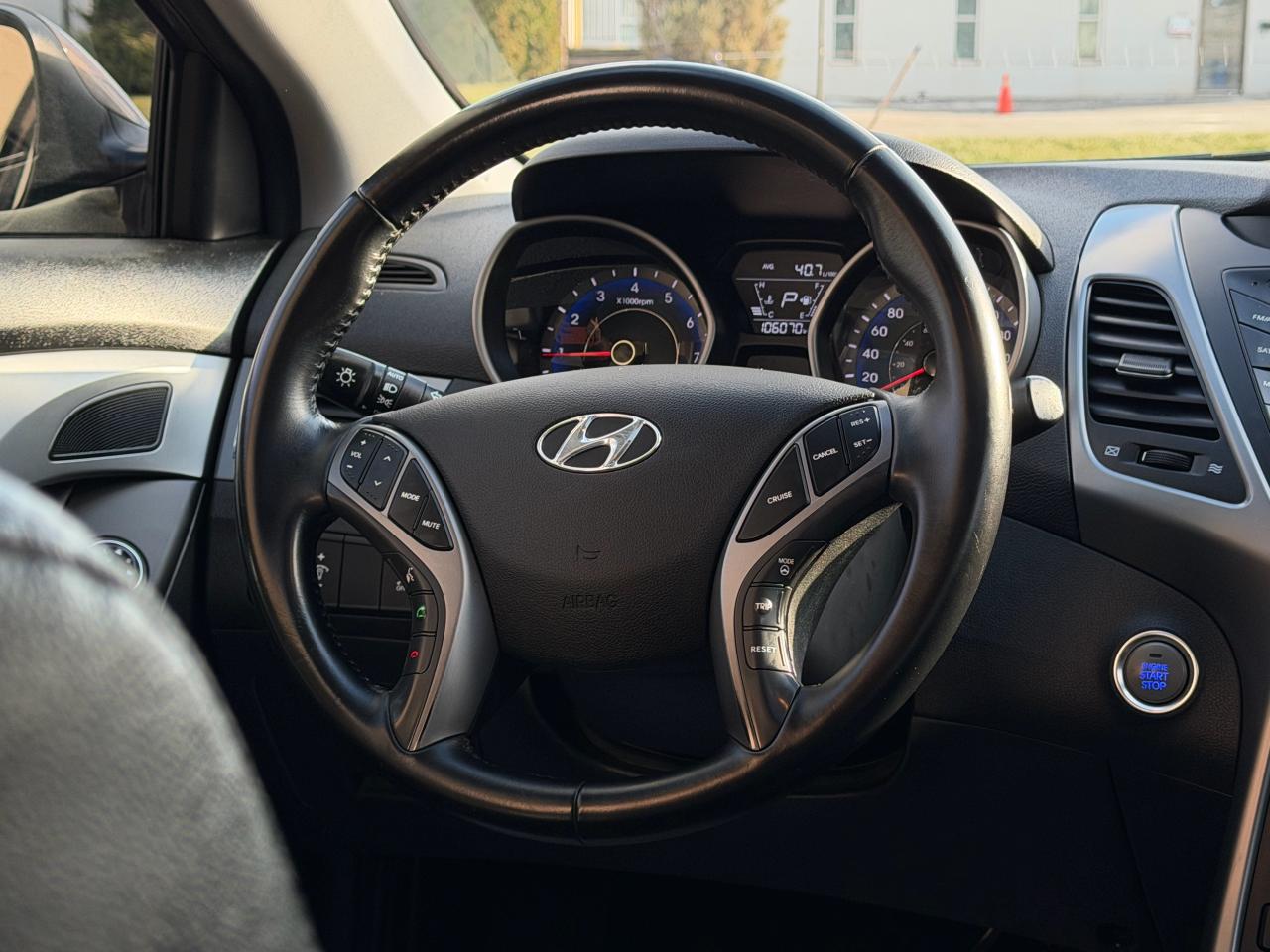 2014 Hyundai Elantra Limited w/Navi, Backup, Sunroof - Photo #8