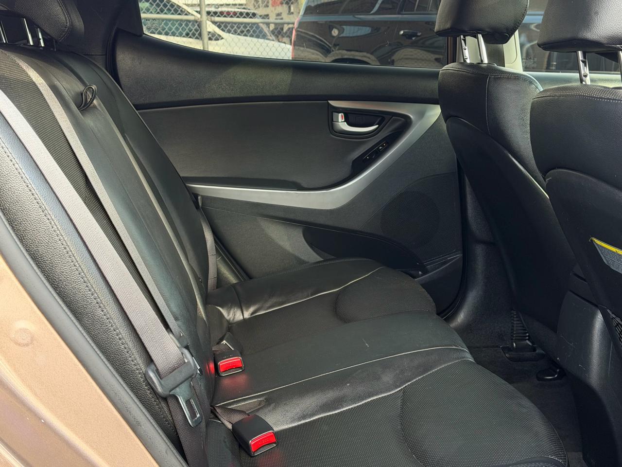 2014 Hyundai Elantra Limited w/Navi, Backup, Sunroof - Photo #14