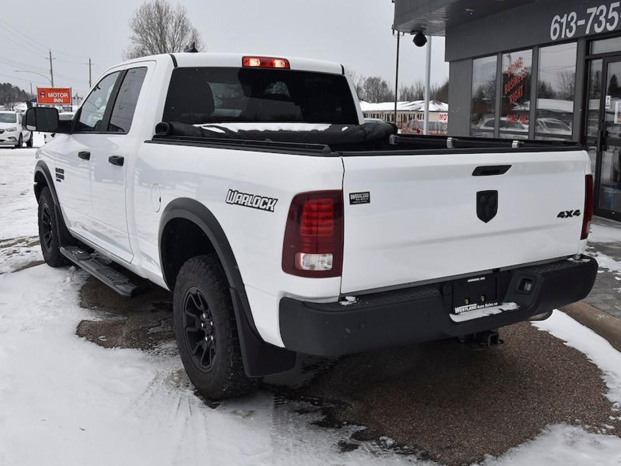 2021 RAM 1500 Classic WARLOCK Photo3