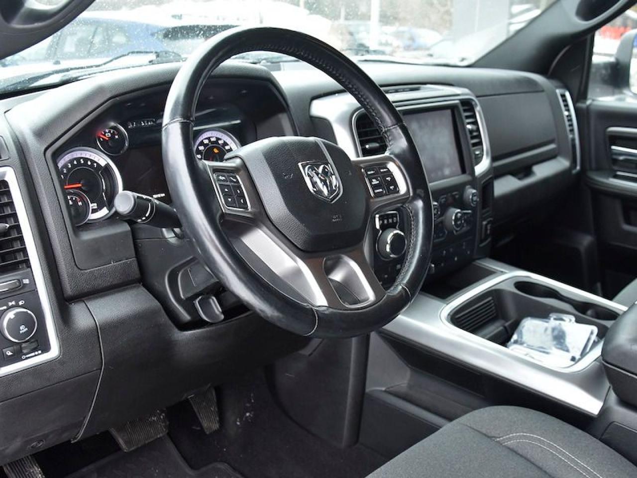 2021 RAM 1500 Classic WARLOCK - Photo #5