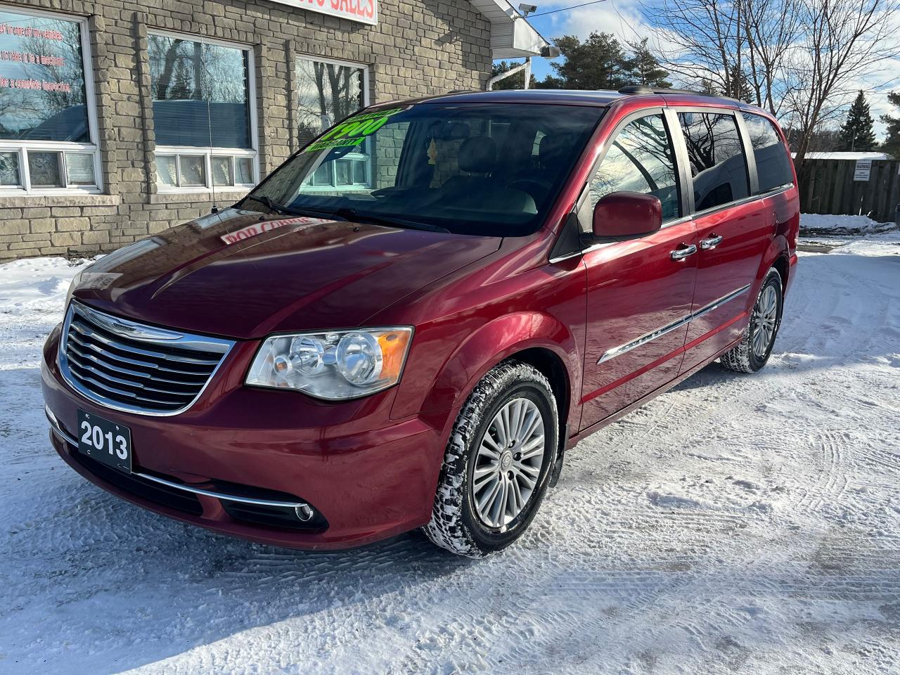 2013 Chrysler Town & Country TOURING Photo3
