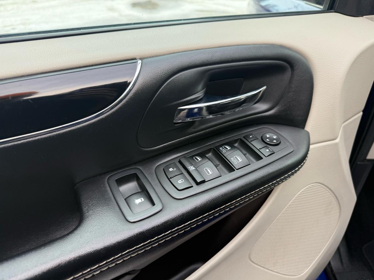 2019 Dodge Grand Caravan SXT Premium Plus Photo