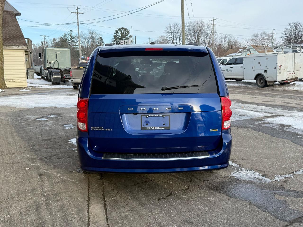 2019 Dodge Grand Caravan SXT Premium Plus Photo3