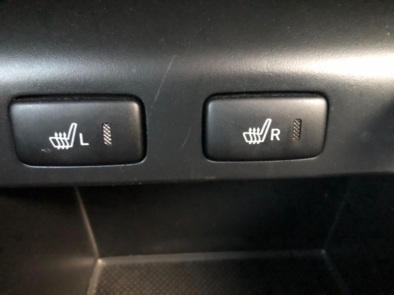 2004 Toyota Camry SE - Photo #12