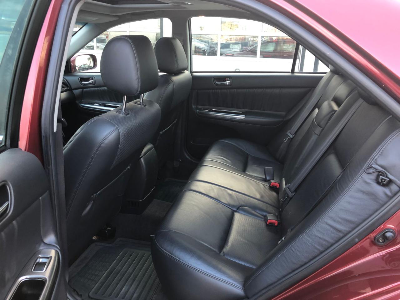 2004 Toyota Camry SE - Photo #9