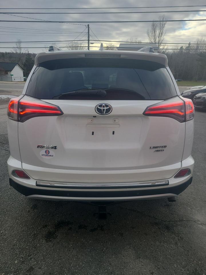 2016 Toyota RAV4 LIMITED  - Photo #5