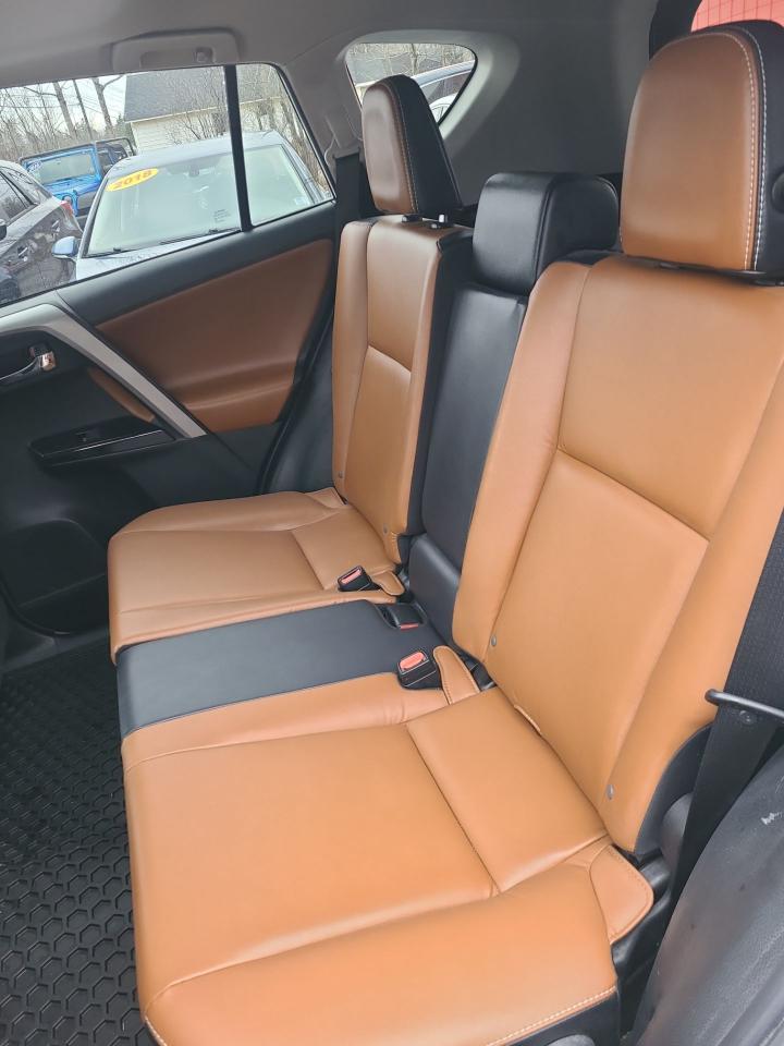 2016 Toyota RAV4 LIMITED  - Photo #7