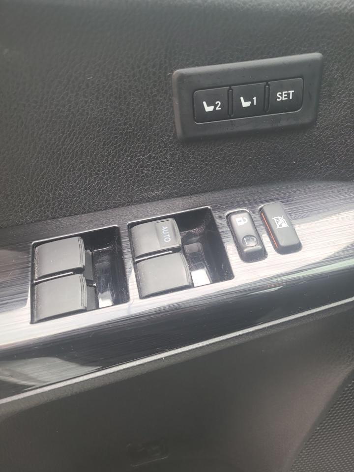 2016 Toyota RAV4 LIMITED  - Photo #10