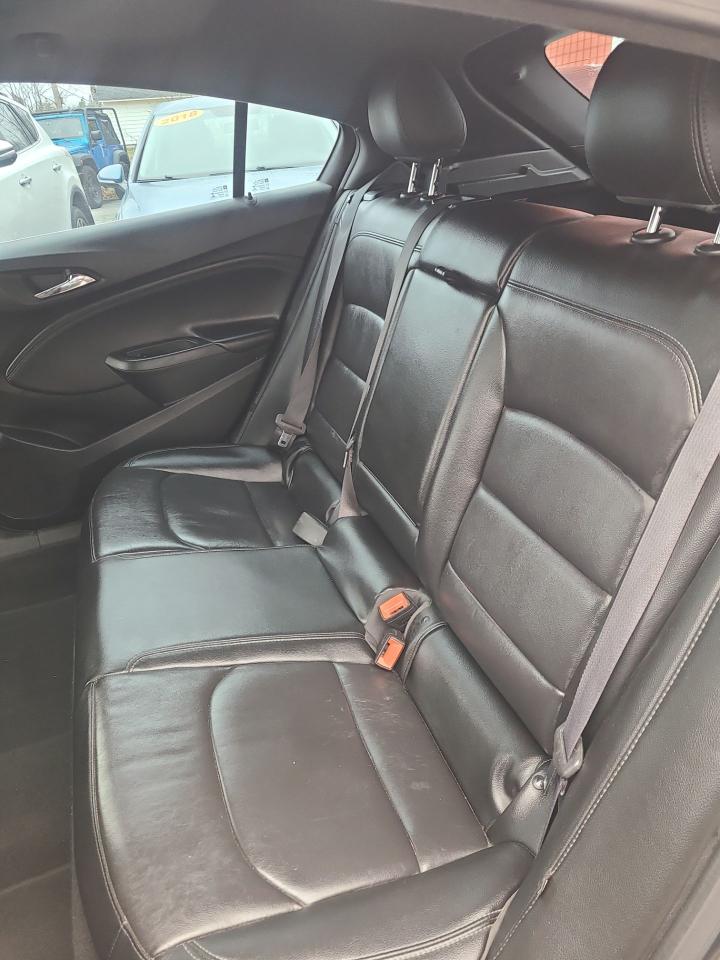 2017 Chevrolet Cruze Premier - Photo #8