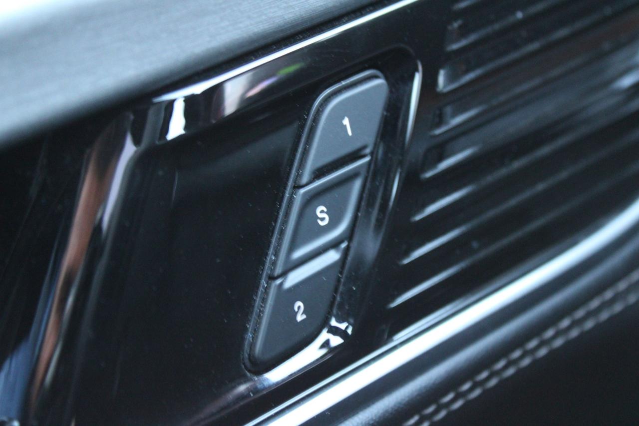 2024 Jeep Wagoneer SERIES II CARBIDE 4X4 - Photo #21