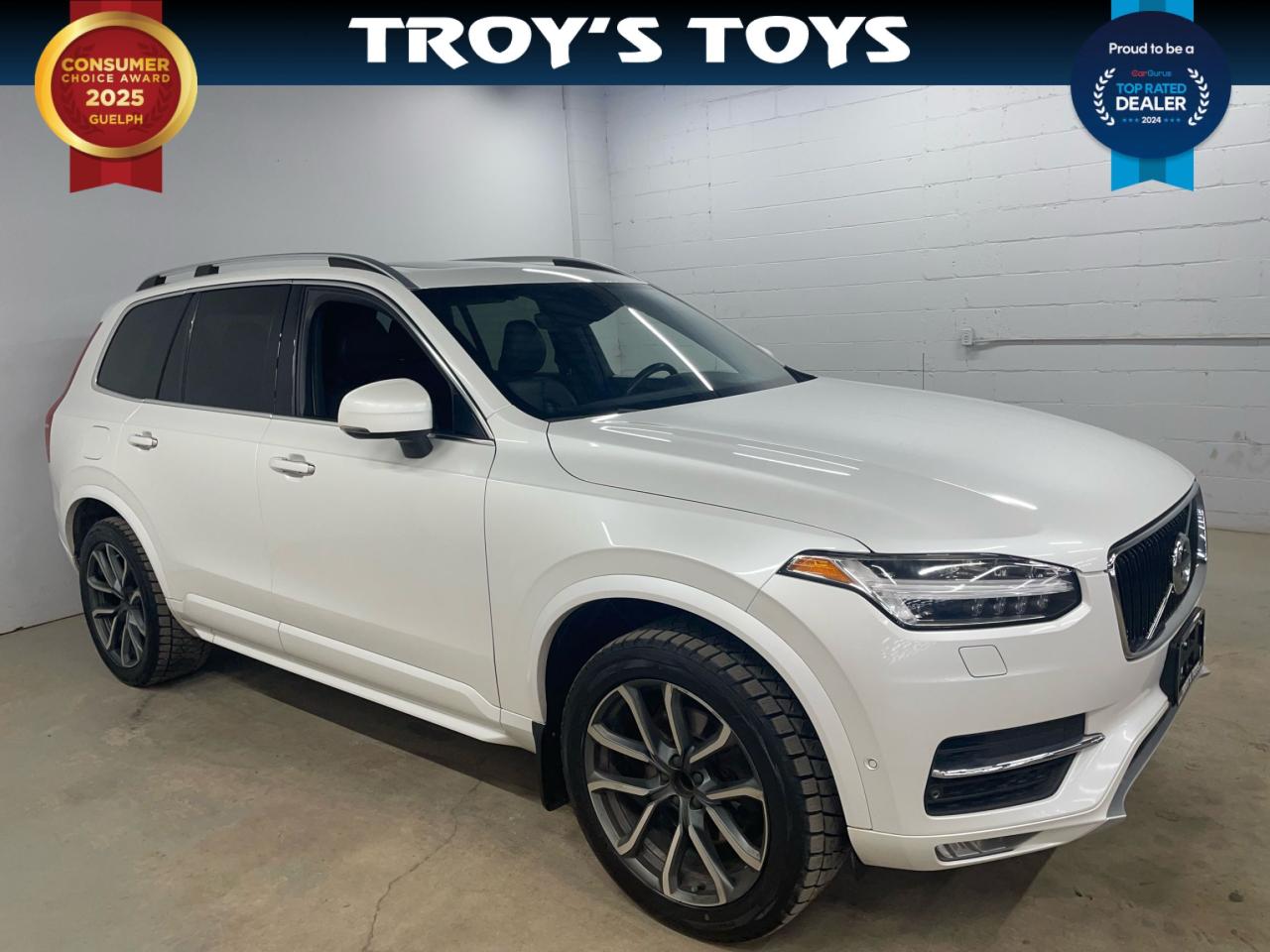 2017 Volvo XC90 T6 Momentum