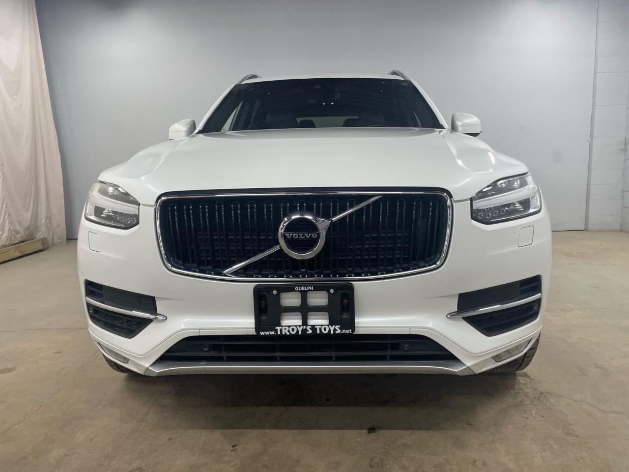 2017 Volvo XC90 T6 Momentum