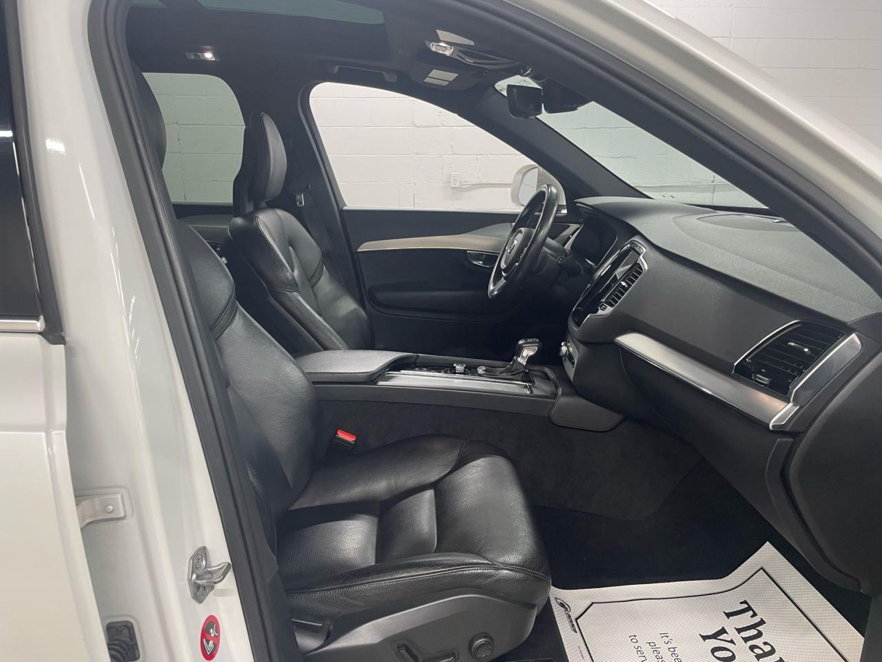 2017 Volvo XC90 T6 Momentum