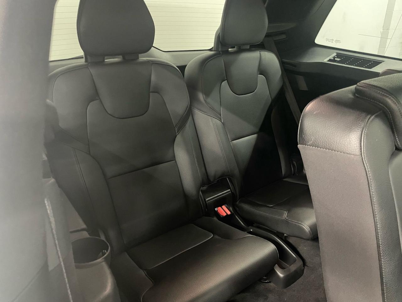 2017 Volvo XC90 T6 Momentum