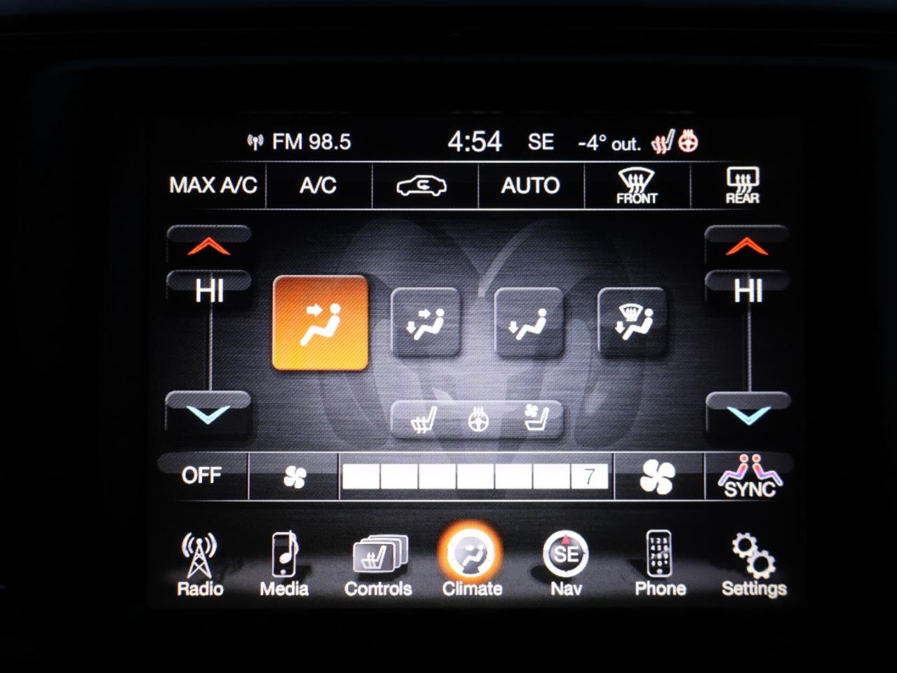 2014 RAM 1500 SPORT HEMI 4WD CREW CERTIFIED CAMERA NAV BLUETOOTH LEATHER HEATED SEATS SUNROOF CRUISE ALLLOYS - Photo #24