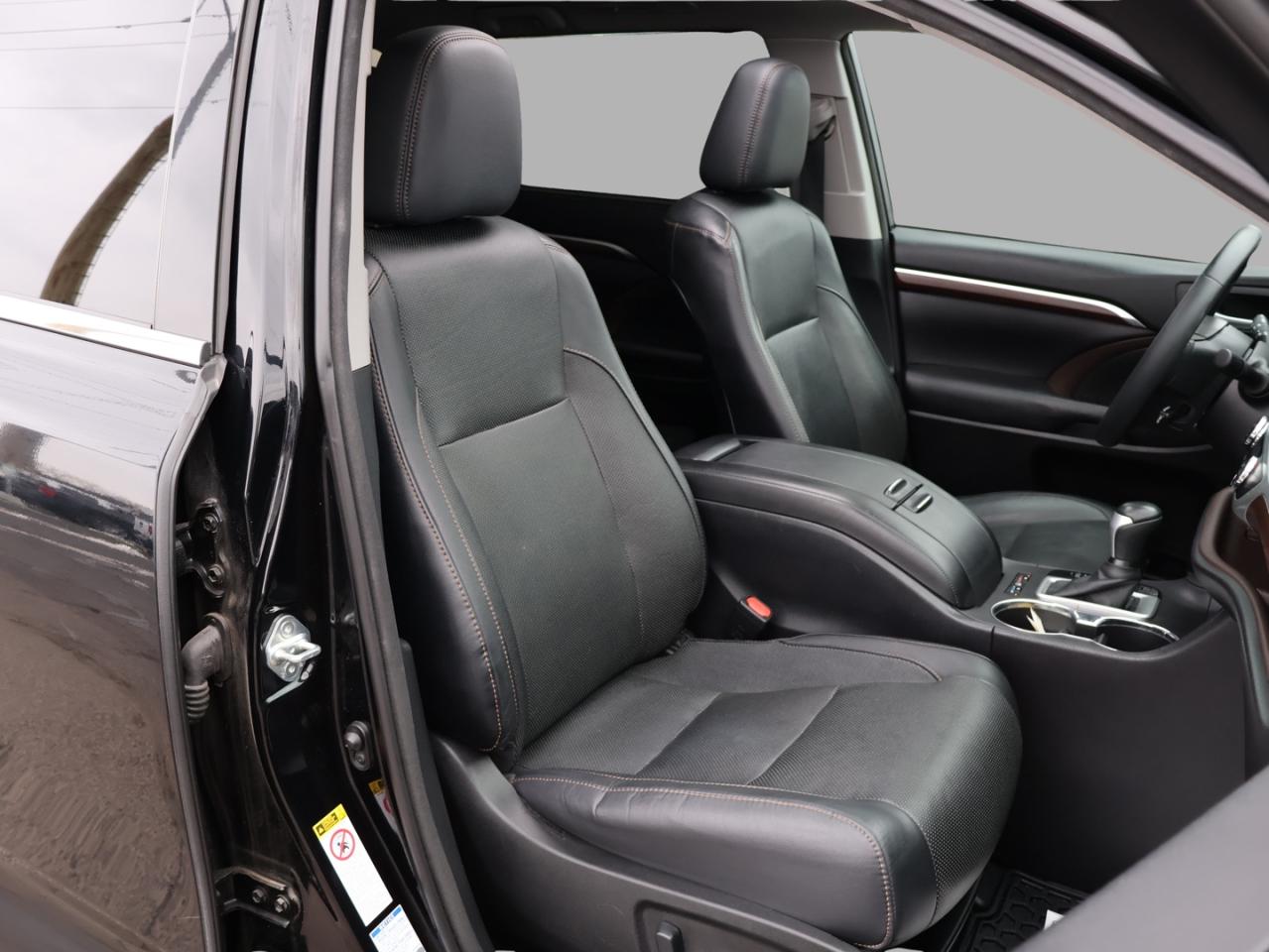 2016 Toyota Highlander LIMITED AWD CERTIFIED *ACCIDENT FREE* CAMERA NAV BLUETOOTH LEATHER HEATED SEATS PANO ROOF CRUISE ALLOYS - Photo #19