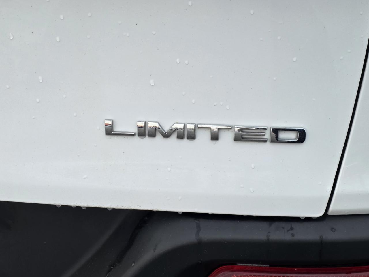 2018 Jeep Cherokee Limited 4WD - Photo #9