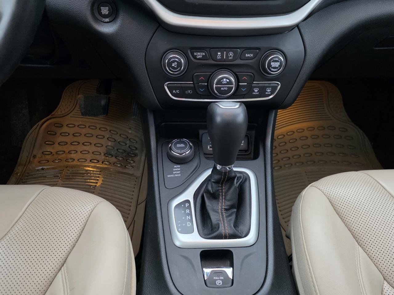 2018 Jeep Cherokee Limited 4WD - Photo #15