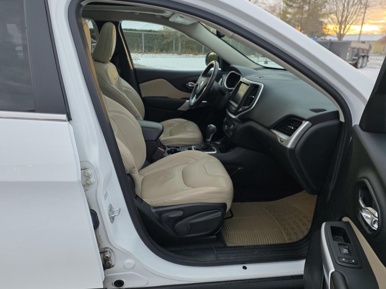 2018 Jeep Cherokee Limited 4WD - Photo #16