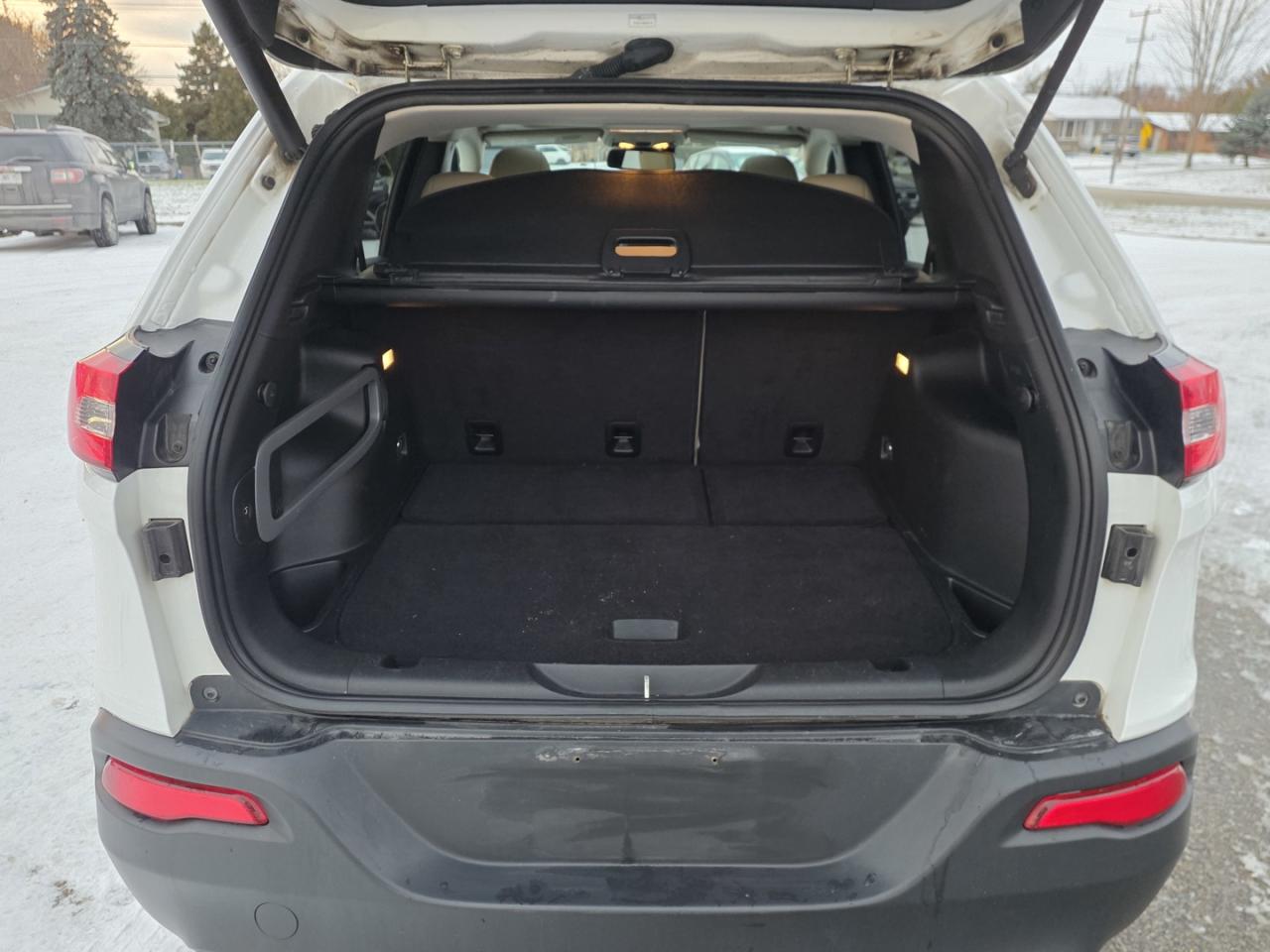 2018 Jeep Cherokee Limited 4WD - Photo #23