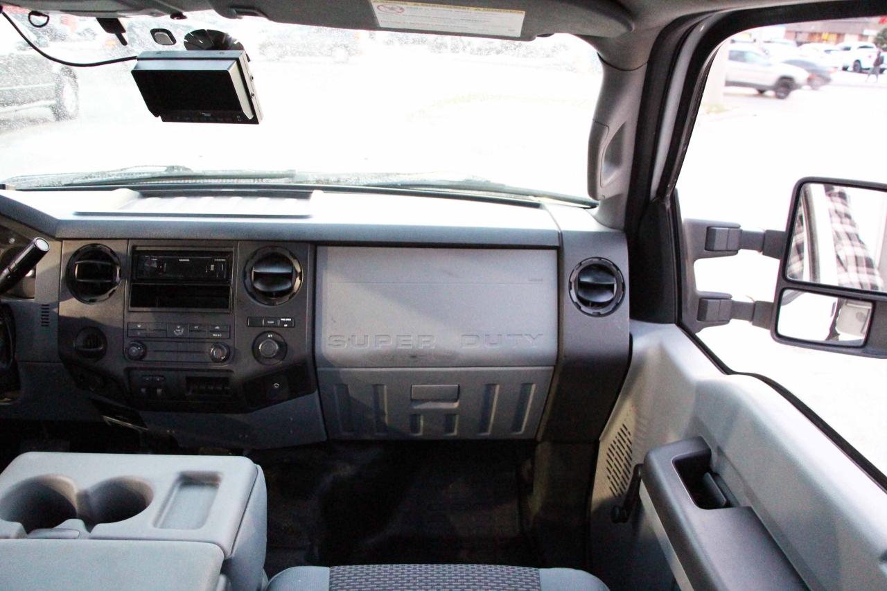 2012 Ford SUPER DUTY F-350 DRW XL - Photo #17