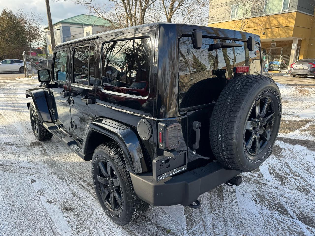 2014 Jeep Wrangler UNLIMITED SAHARA - 4X4 Photo2