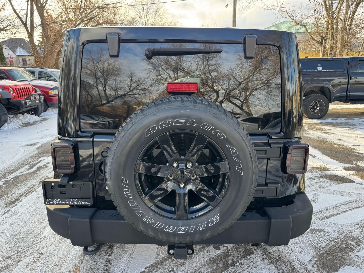 2014 Jeep Wrangler UNLIMITED SAHARA - 4X4 - Photo #4