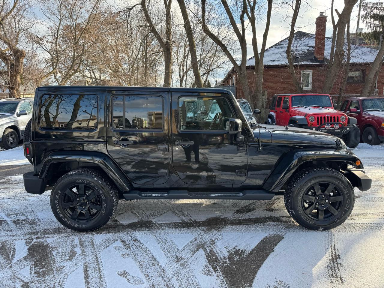 2014 Jeep Wrangler UNLIMITED SAHARA - 4X4 - Photo #6