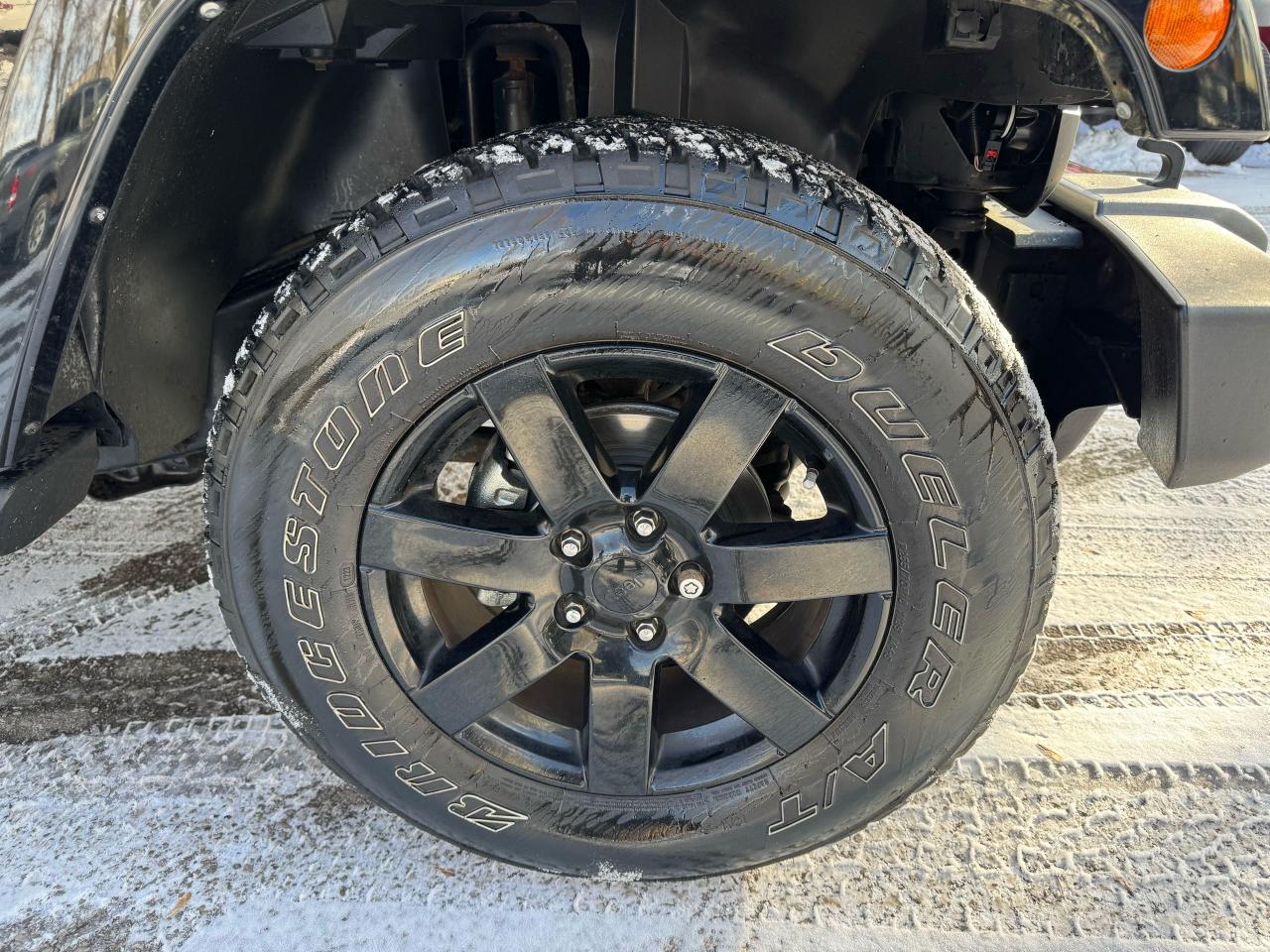 2014 Jeep Wrangler UNLIMITED SAHARA - 4X4 - Photo #19