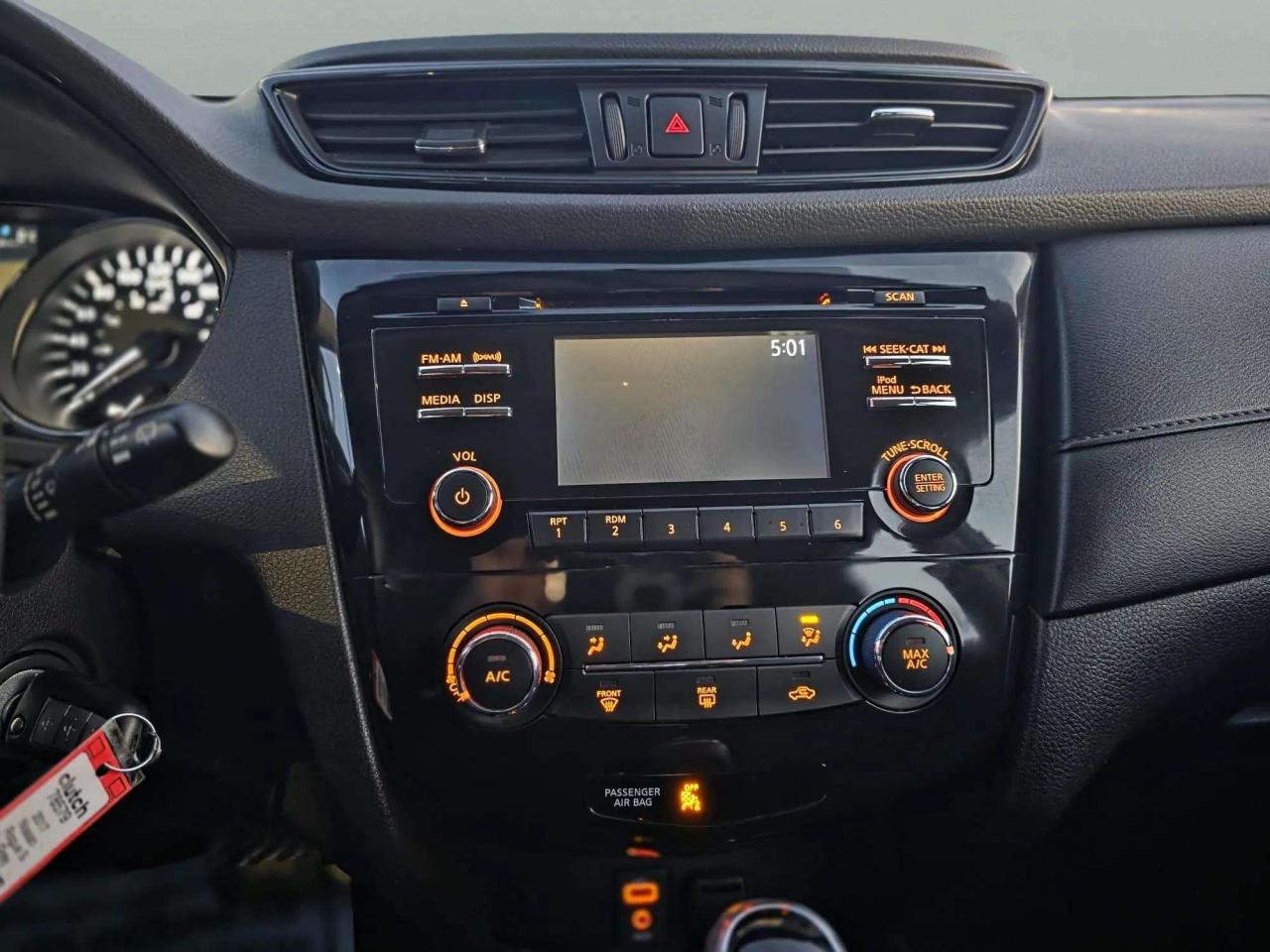 2017 Nissan Rogue AWD 4dr S Photo