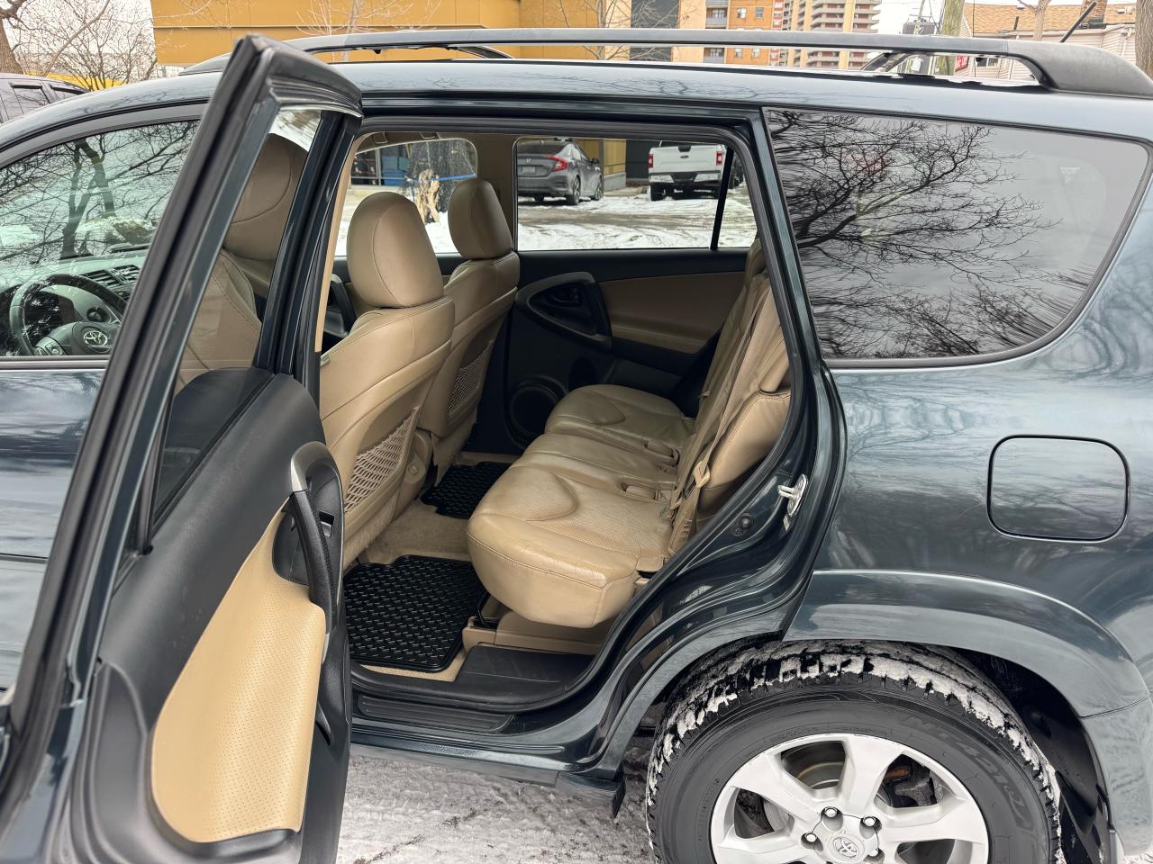 2011 Toyota RAV4 LIMITED V6 - 4WD Photo