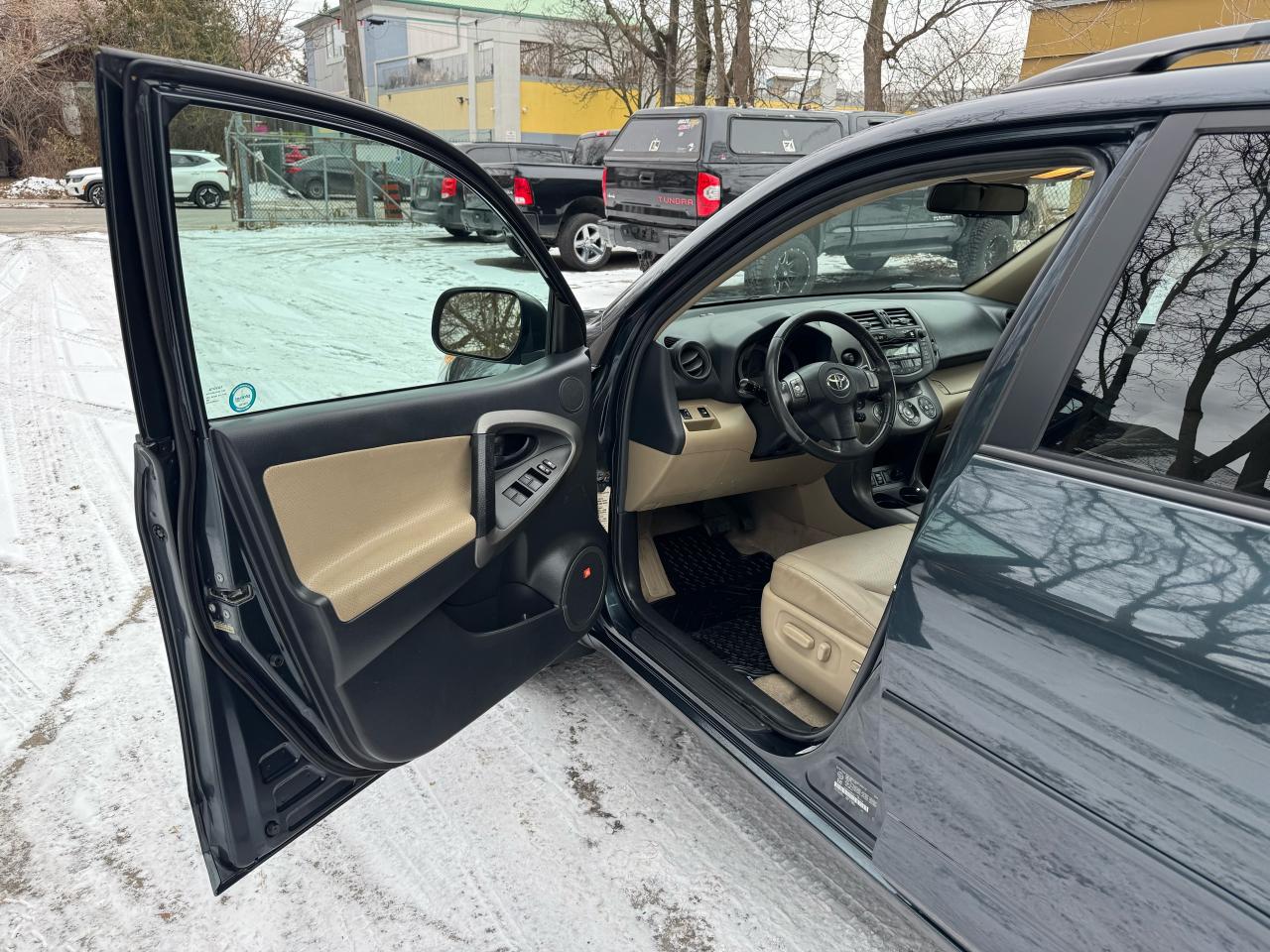 2011 Toyota RAV4 LIMITED V6 - 4WD Photo