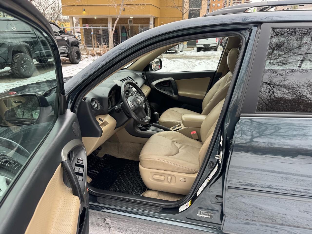 2011 Toyota RAV4 LIMITED V6 - 4WD Photo