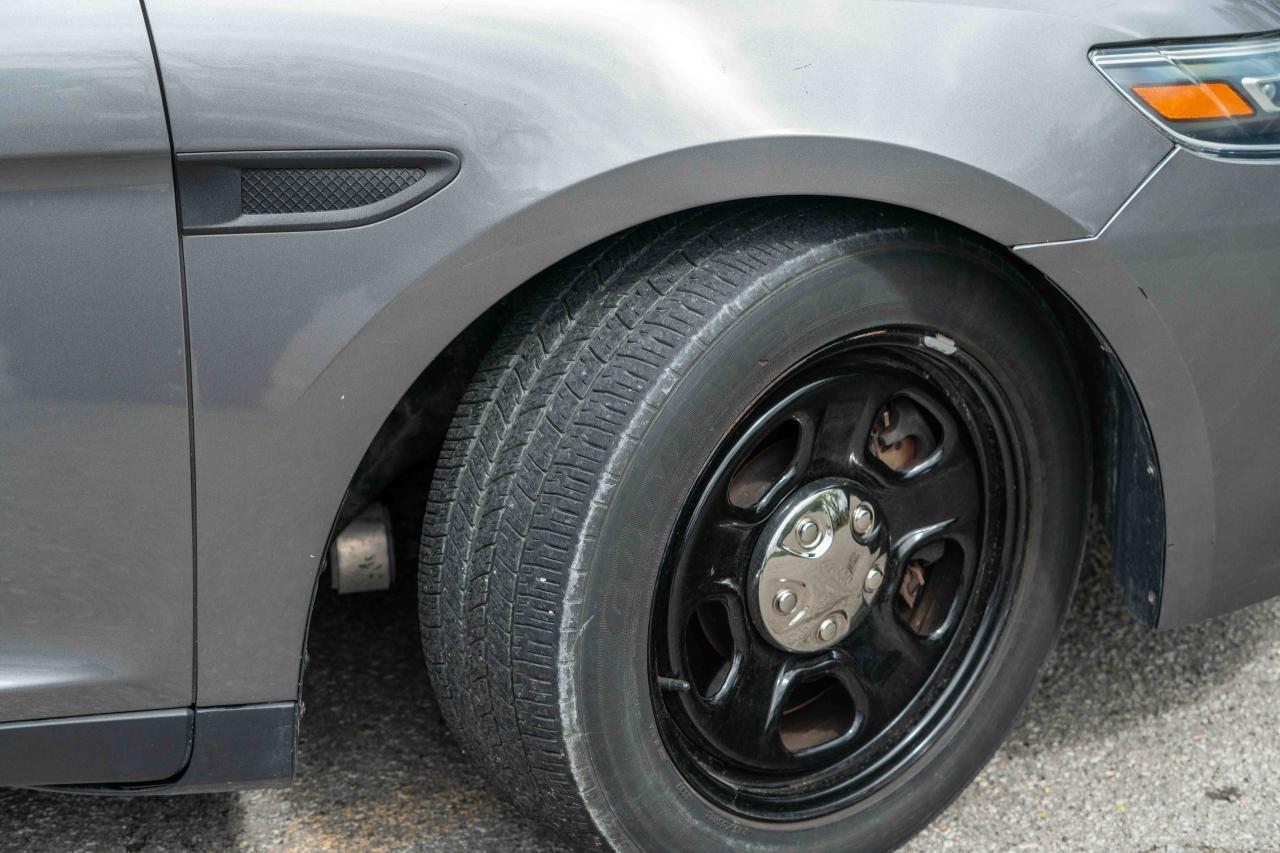 2017 Ford Taurus AWD POLICE INTERCEPTOR SEDAN - Photo #9