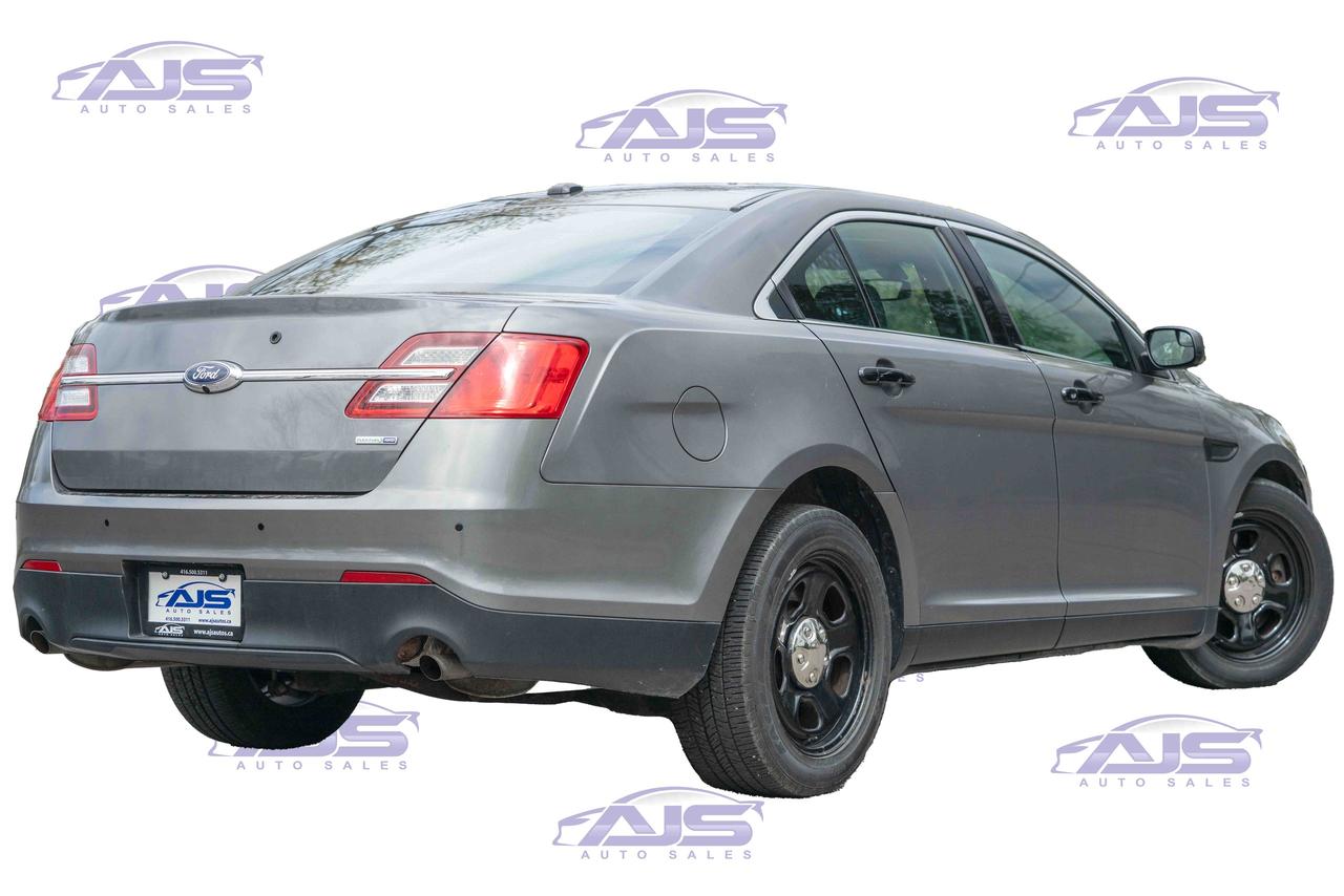 2017 Ford Taurus AWD POLICE INTERCEPTOR SEDAN Photo2