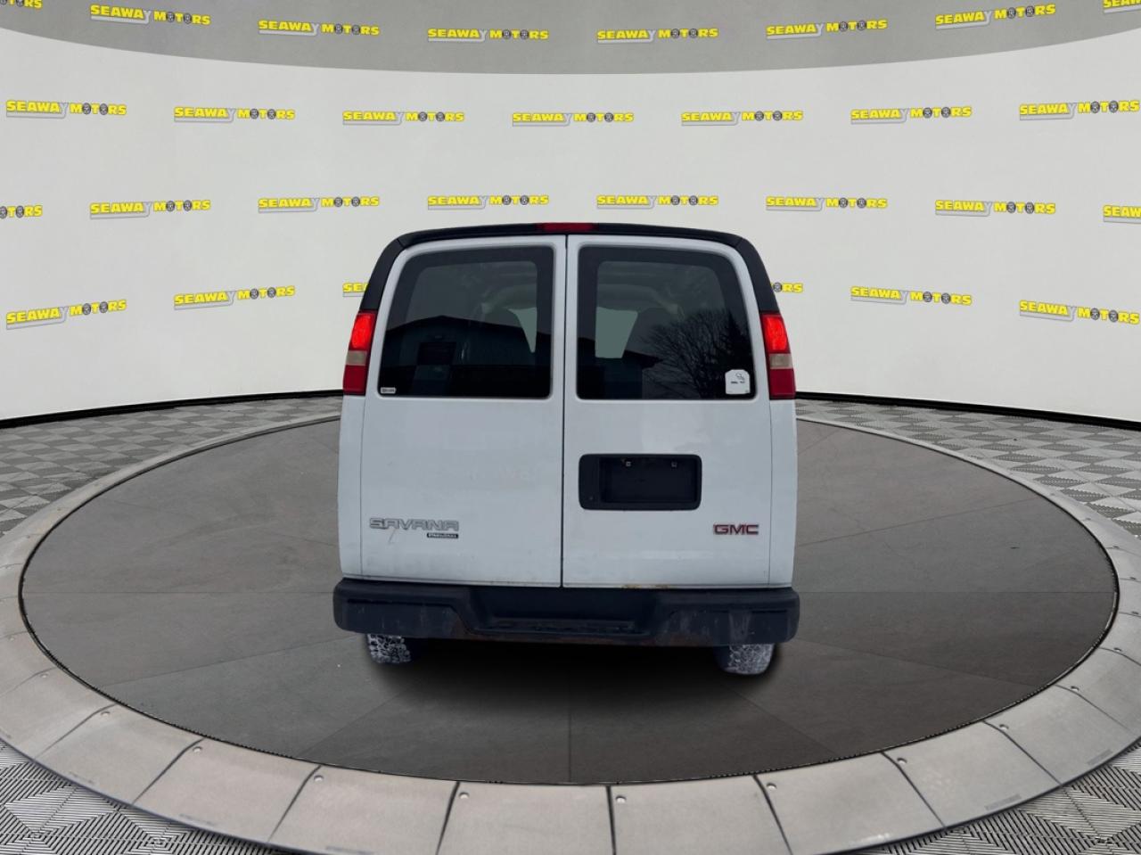 2014 GMC Savana G2500 - Photo #4