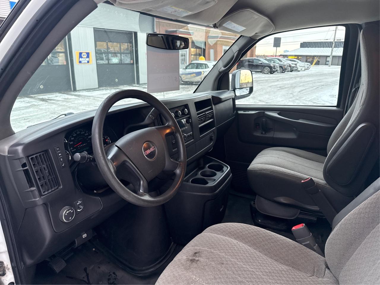 2014 GMC Savana G2500 - Photo #9