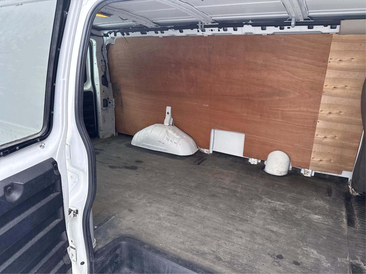 2014 GMC Savana G2500 - Photo #10