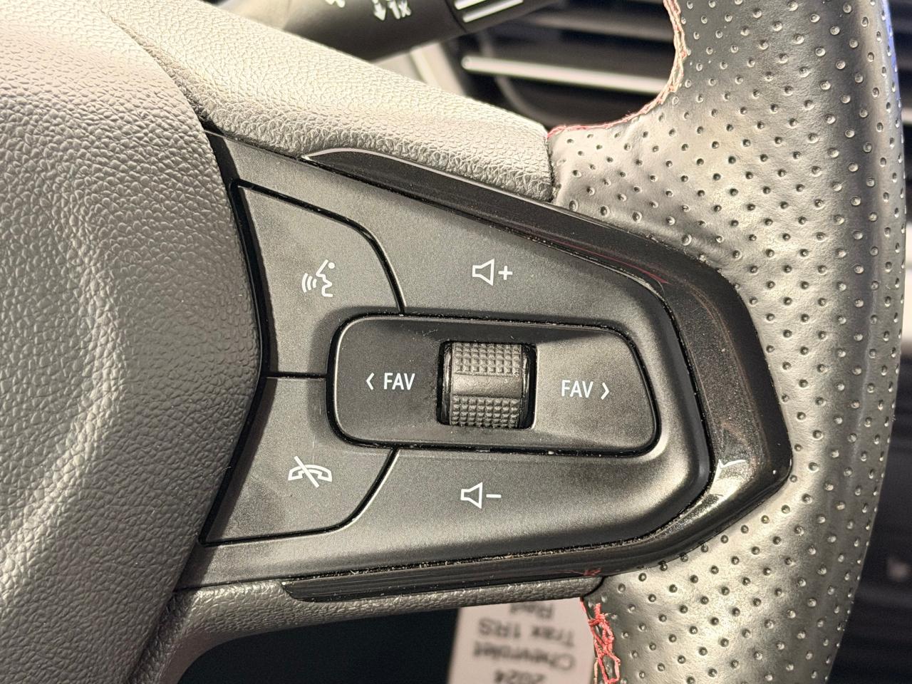 2024 Chevrolet Trax 1RS+Previous Lease LikeNew! ONE OWNER+CLEAN CARFAX Photo98