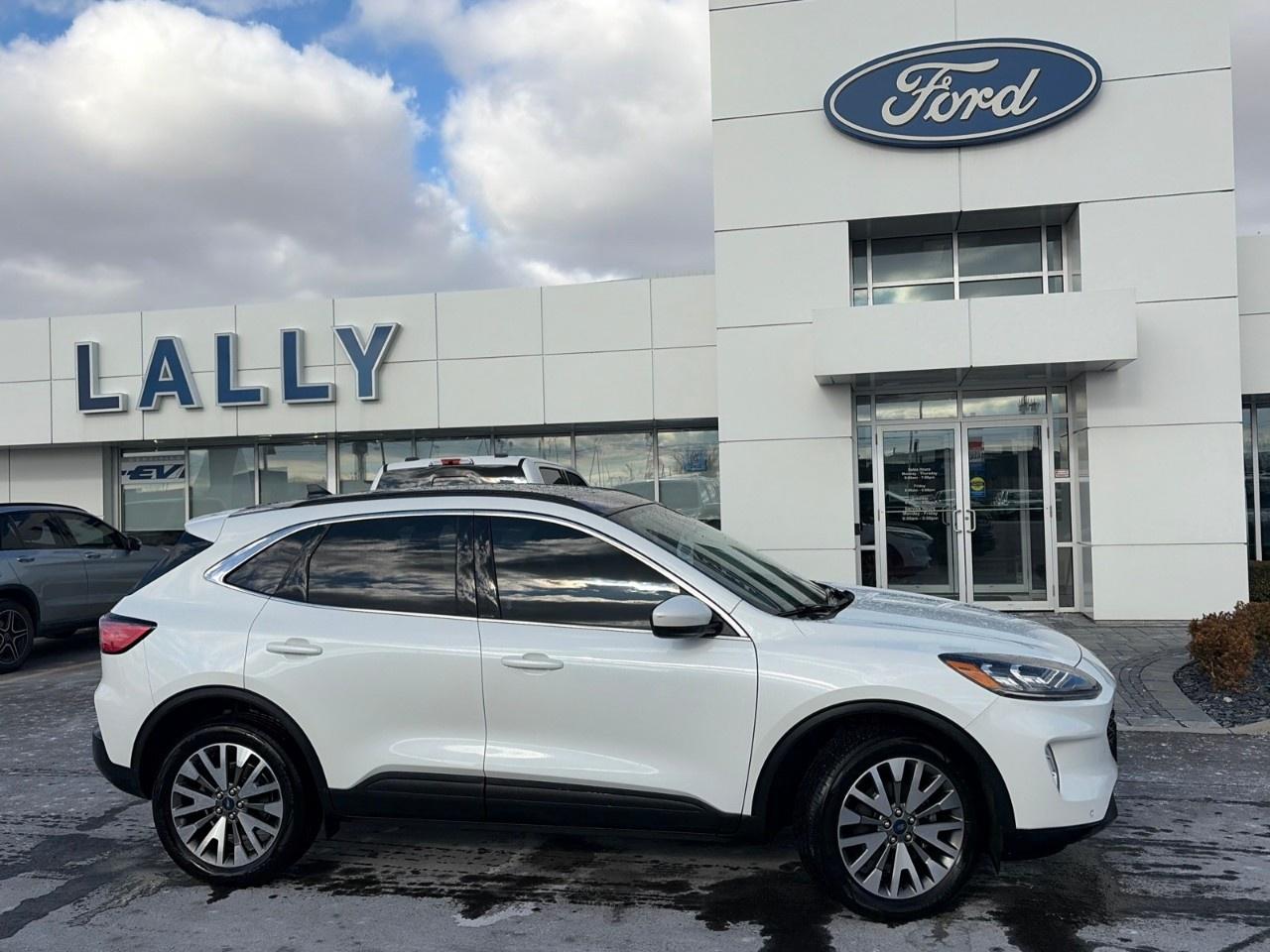 2022 Ford Escape Titanium AWD Photo